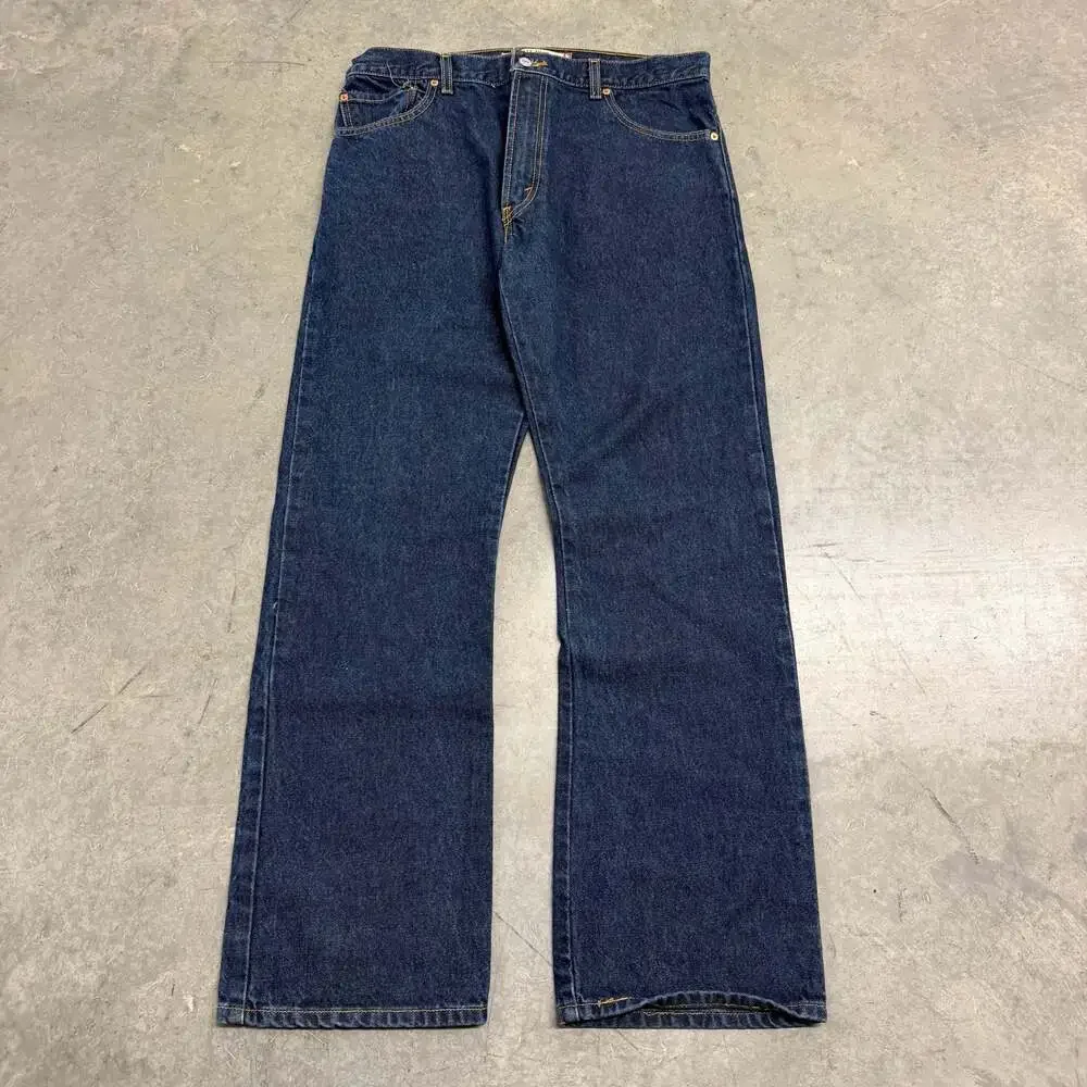 2000’s Vintage Levi’s 517 Bootcut Jeans